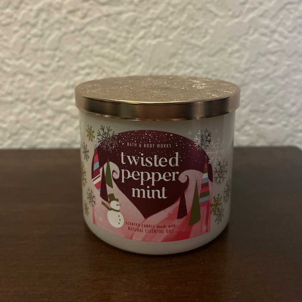 Brand New Twisted peppermint 3 wick candle